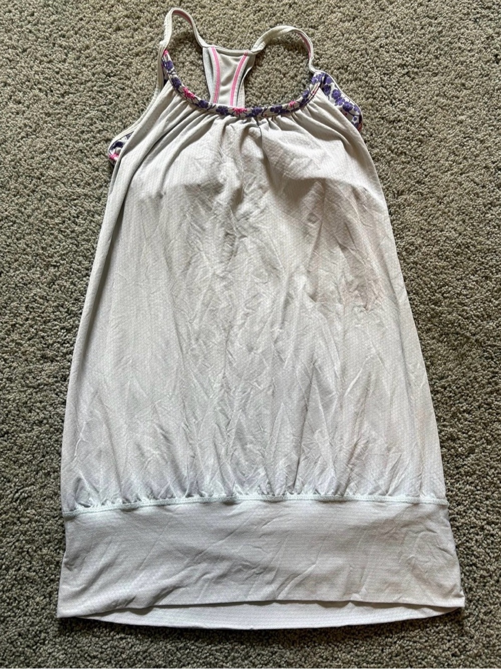 Lululemon Tank Top Womens Size 6 Built In Bra Light Gray Athleisure Athletic